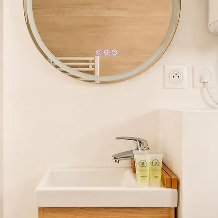 372 - Charming Parisian Space - Bastille Appartamento Parigi